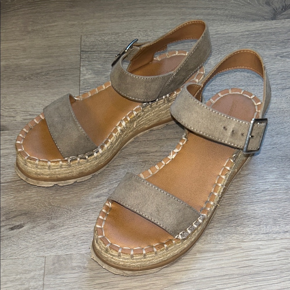 Universal Thread Brown Espadrille Sandals